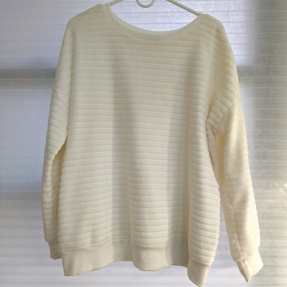 A.N.A. Very Soft White Sweater XL - Picture 1 of 3